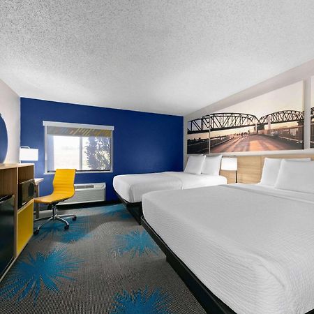 Days Inn By Wyndham Форт Смит Екстериор снимка