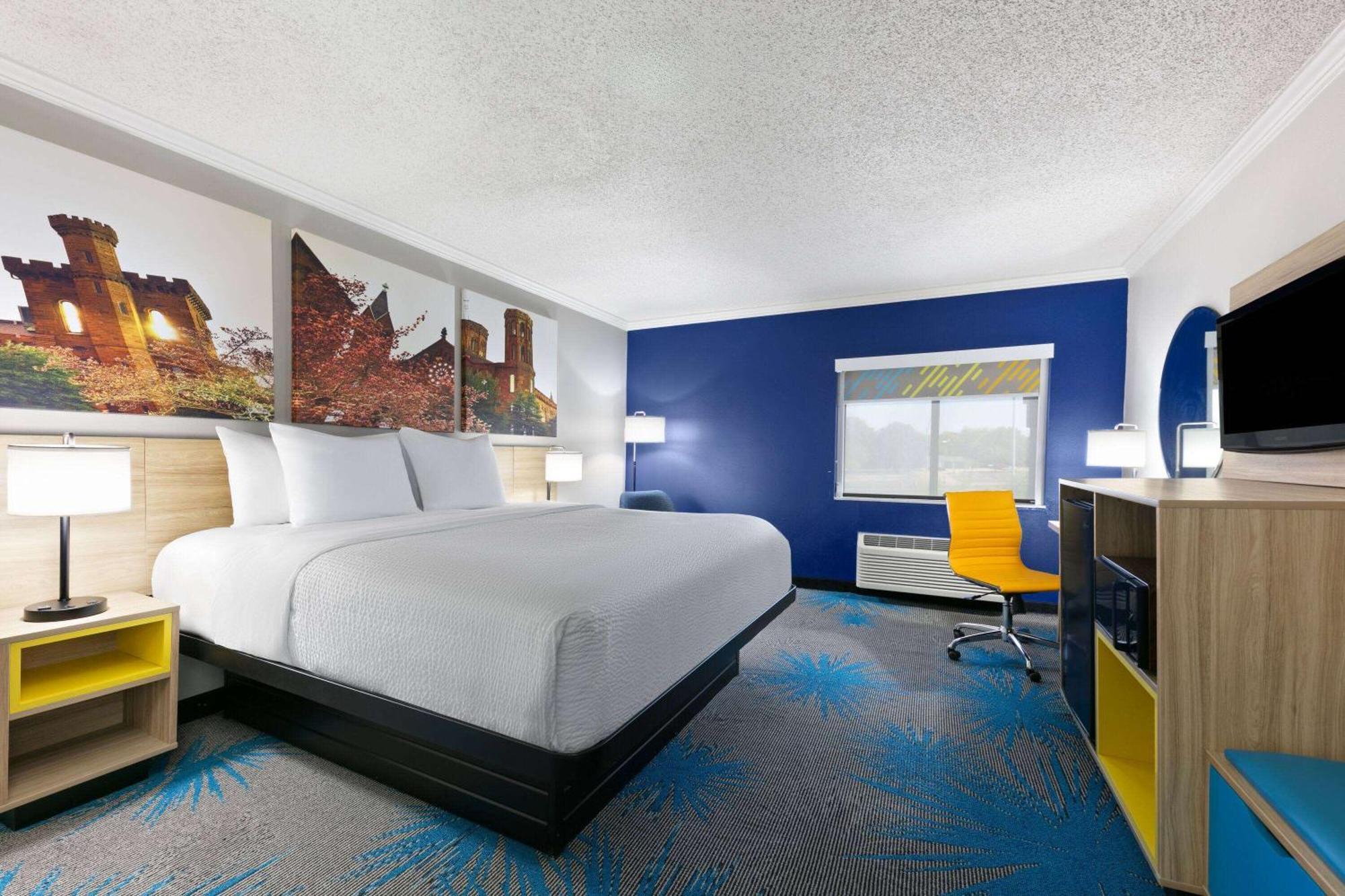 Days Inn By Wyndham Форт Смит Екстериор снимка