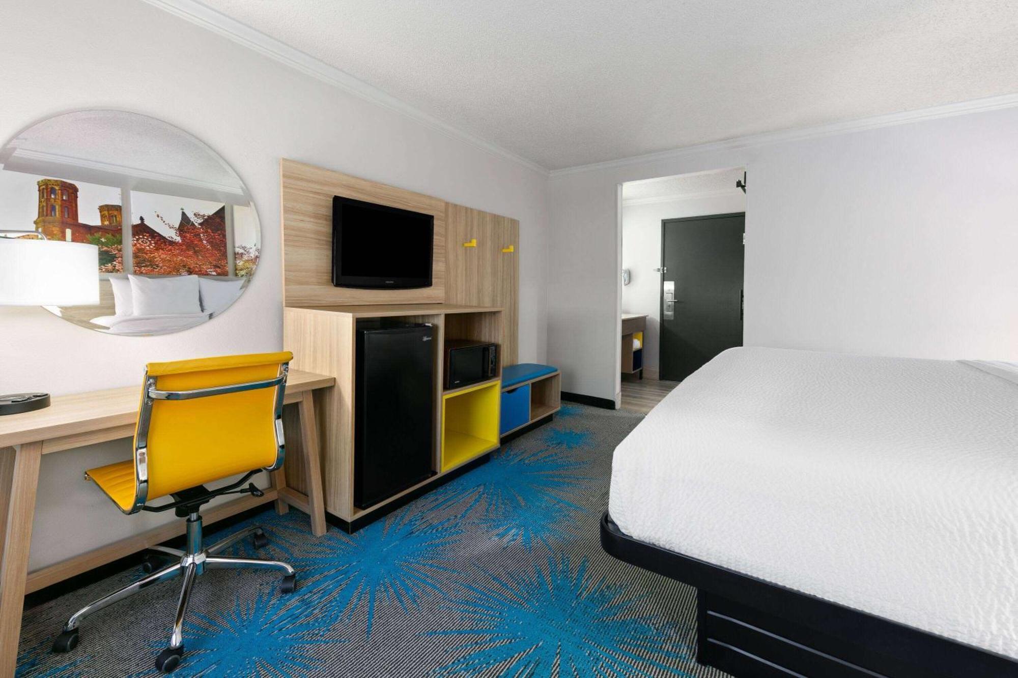 Days Inn By Wyndham Форт Смит Екстериор снимка