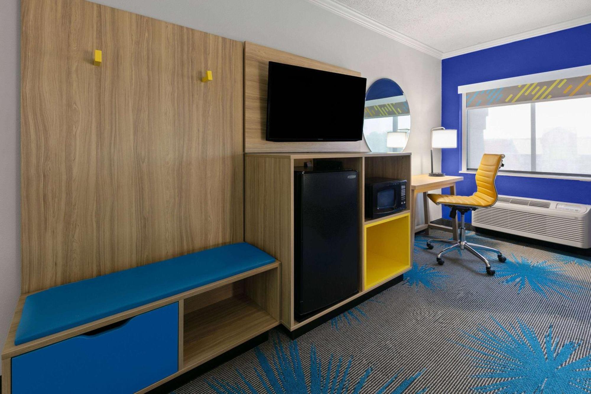Days Inn By Wyndham Форт Смит Екстериор снимка