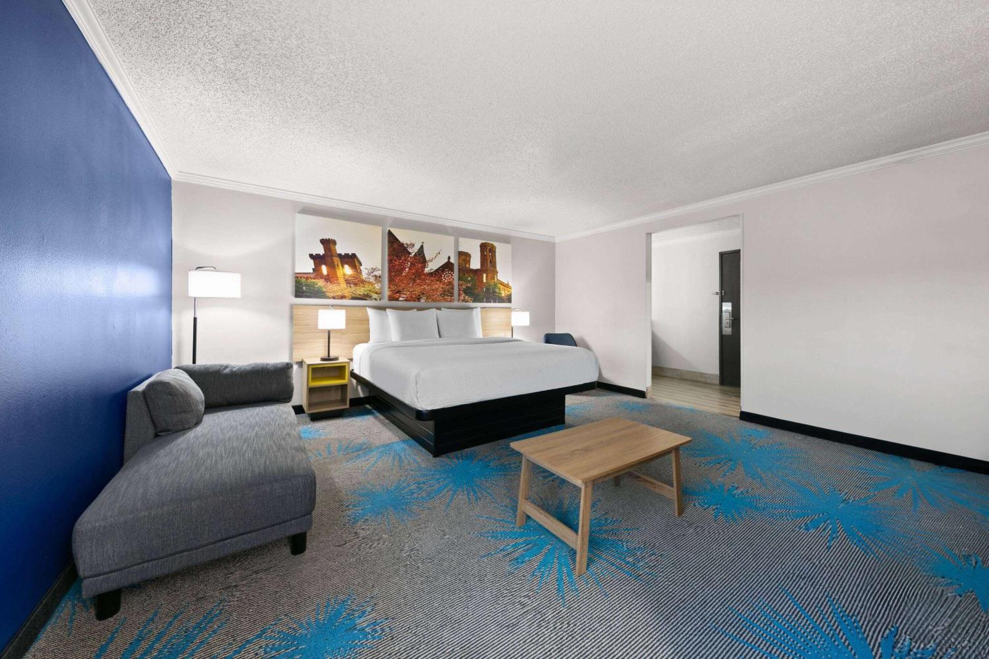 Days Inn By Wyndham Форт Смит Екстериор снимка