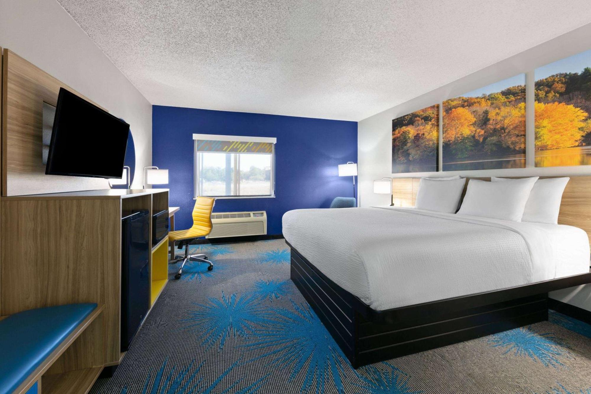 Days Inn By Wyndham Форт Смит Екстериор снимка